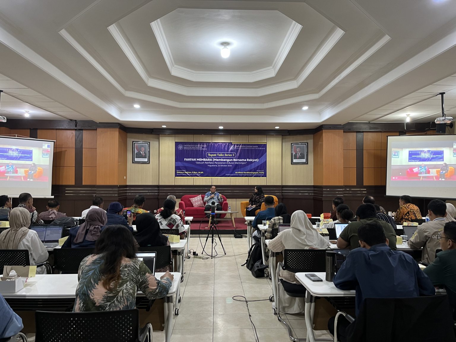 Seminar PSKK UGM terkait pengentasan kemiskinan di Kabupaten Fakfak